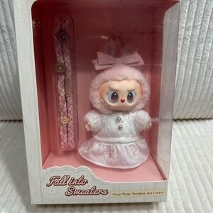 FALL INTO SWEATER -Finding Mokoko Series - Pop Mart Plush Pendant. New in box